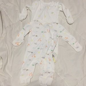 Two sleepers one is footed the other is not